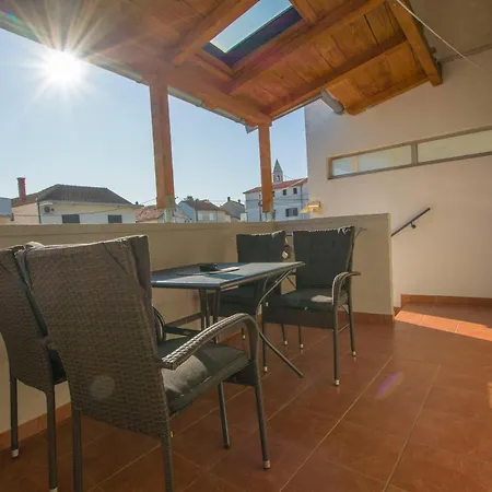 Grdelin Biograd Na Moru