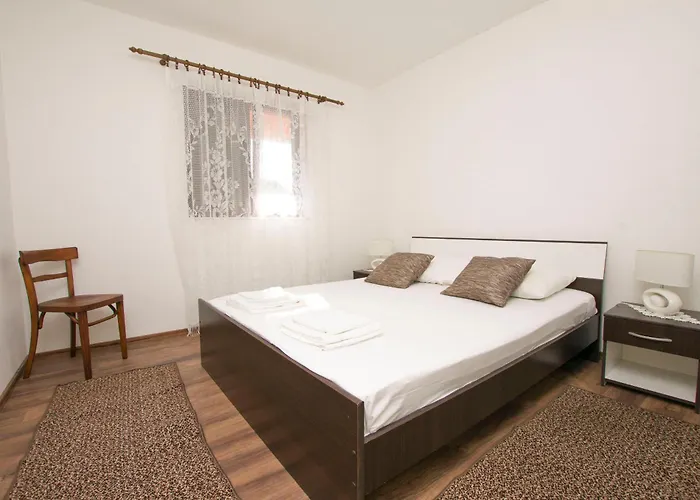 Grdelin Apartman Biograd Na Moru