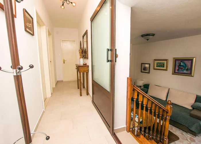 Grdelin Biograd Na Moru