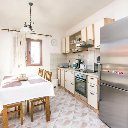 Grdelin Apartment Biograd Na Moru